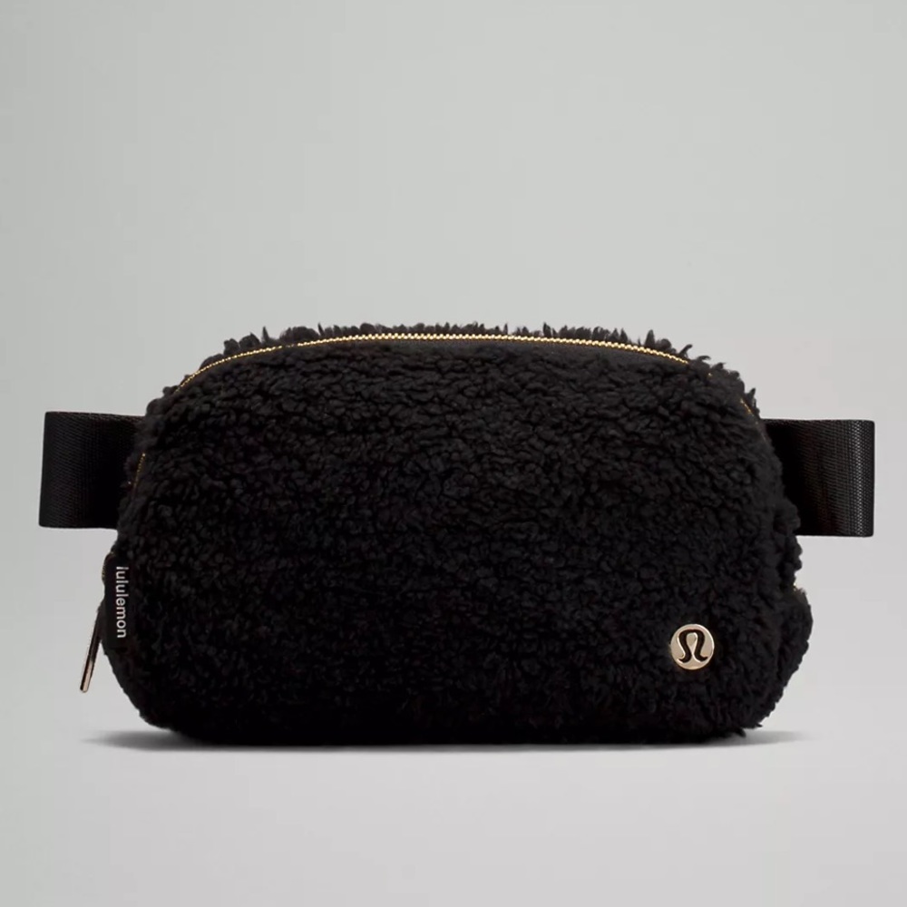 NWT Lululemon Everywhere Belt Bag - Fleece Sherpa - Black